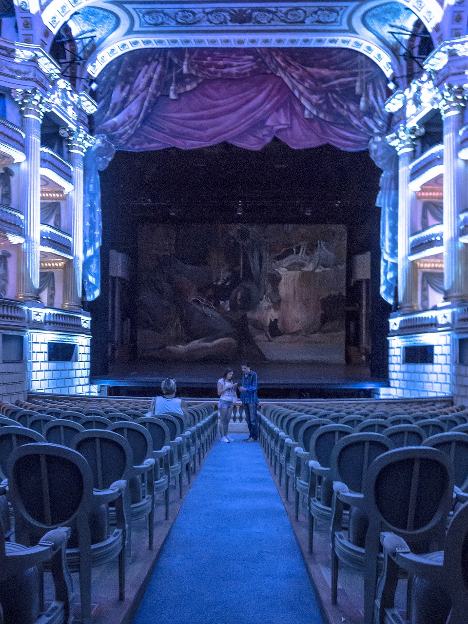 Odświeżająca Przestrzeń Rozrywki: Teatr w Warszawie